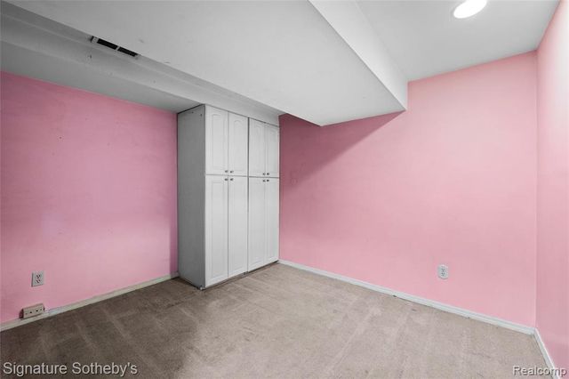 1312 Merry Road, Waterford, MI 48328
