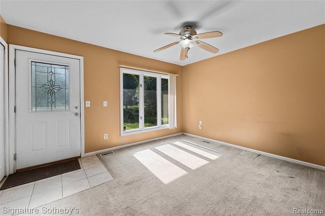 1312 Merry Road, Waterford, MI 48328