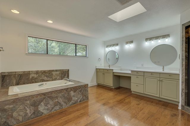 103 Crescent BLF, Lakeway, TX 78734