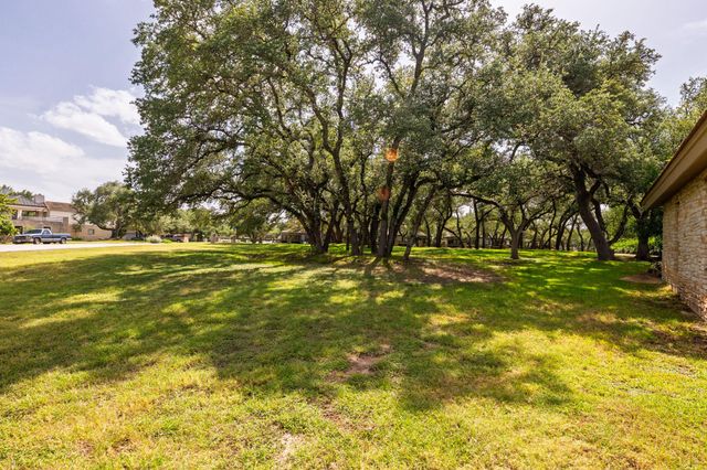 103 Crescent Bluff, Lakeway, TX 78734