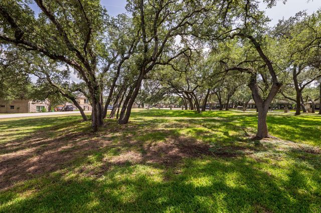 103 Crescent Bluff, Lakeway, TX 78734