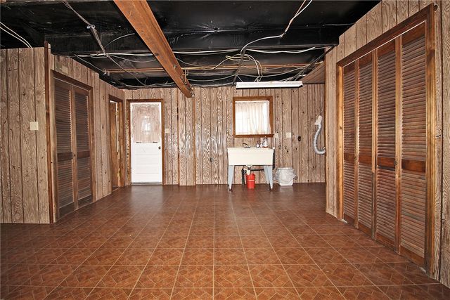 478 Cecil Henderson Road, Cecil, PA 15321