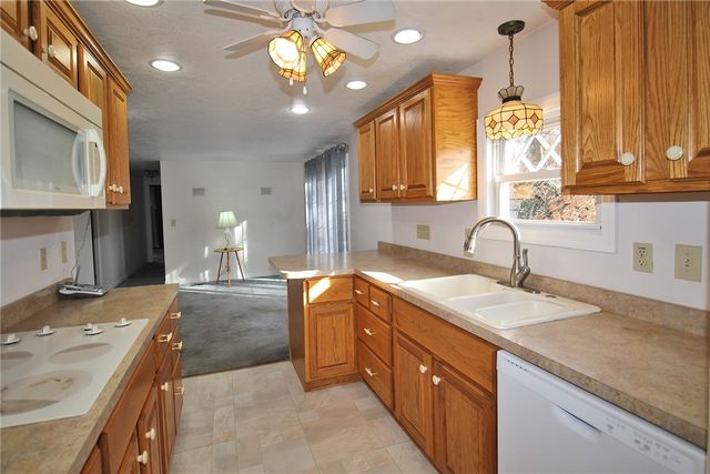 478 Cecil Henderson Road, Cecil, PA 15321