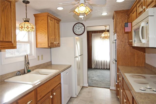 478 Cecil Henderson Road, Cecil, PA 15321