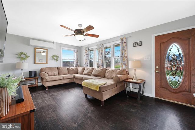 6 OVERLOOK DR, Quarryville, PA 17566