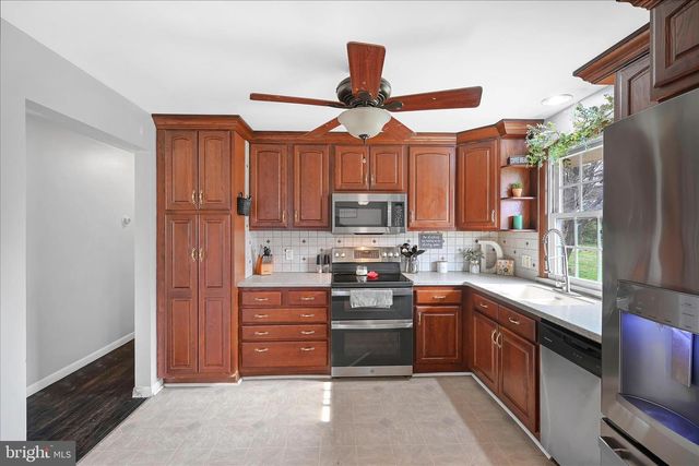 6 OVERLOOK DR, Quarryville, PA 17566