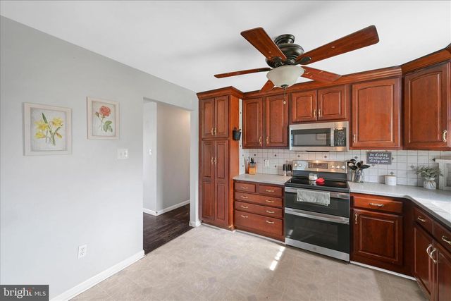 6 OVERLOOK DR, Quarryville, PA 17566