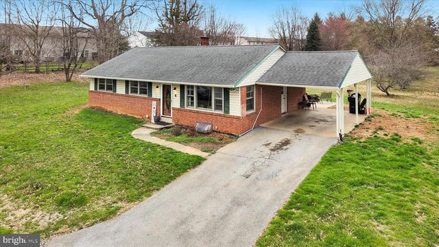 6 OVERLOOK DR, Quarryville, PA 17566