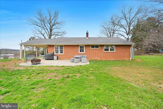 6 OVERLOOK DR, Quarryville, PA 17566