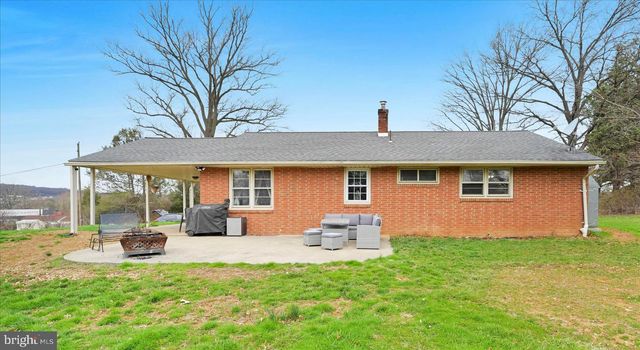 6 OVERLOOK DR, Quarryville, PA 17566