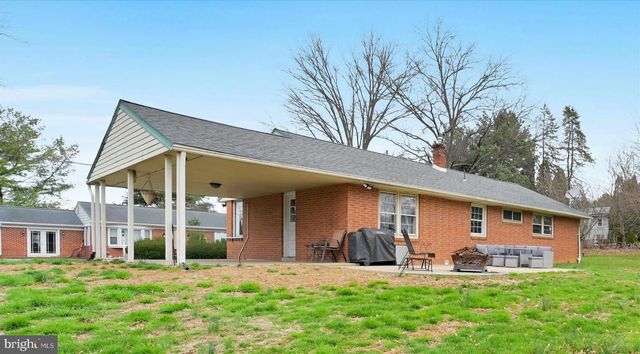 6 OVERLOOK DR, Quarryville, PA 17566