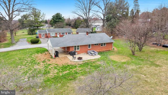 6 OVERLOOK DR, Quarryville, PA 17566