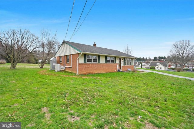 6 OVERLOOK DR, Quarryville, PA 17566