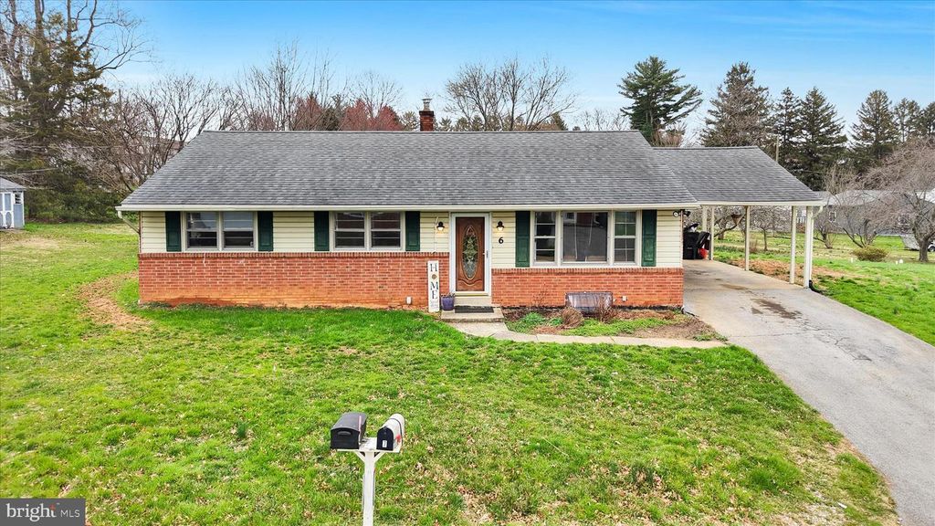 6 OVERLOOK DR, Quarryville, PA 17566