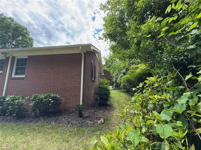 268 Magnolia Avenue, Mocksville, NC 27028