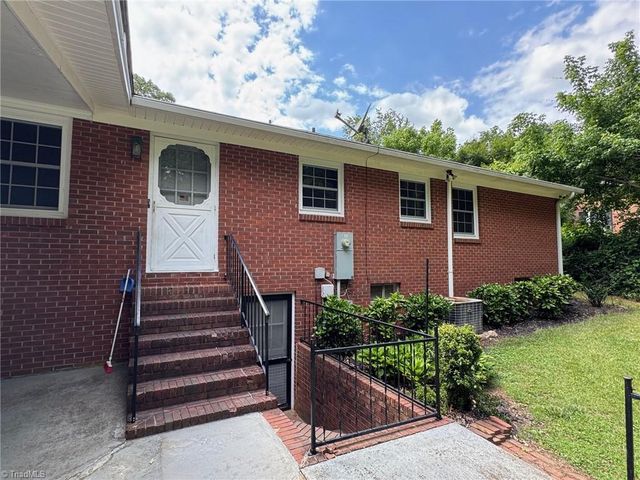 268 Magnolia Avenue, Mocksville, NC 27028