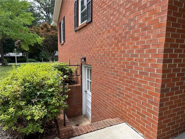 268 Magnolia Avenue, Mocksville, NC 27028
