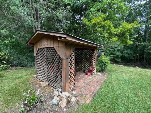 268 Magnolia Avenue, Mocksville, NC 27028