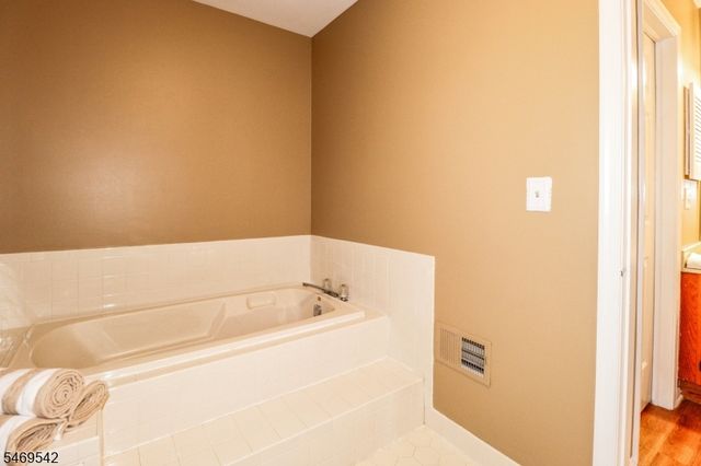 257 Luton Way, Franklin Twp., NJ 08873