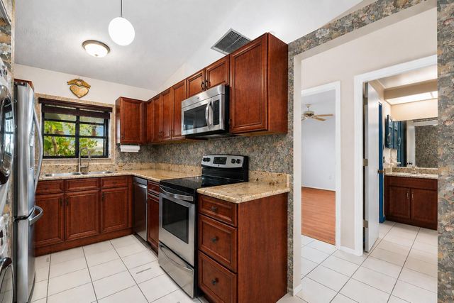 2927 63RD STREET W, Bradenton, FL 34209