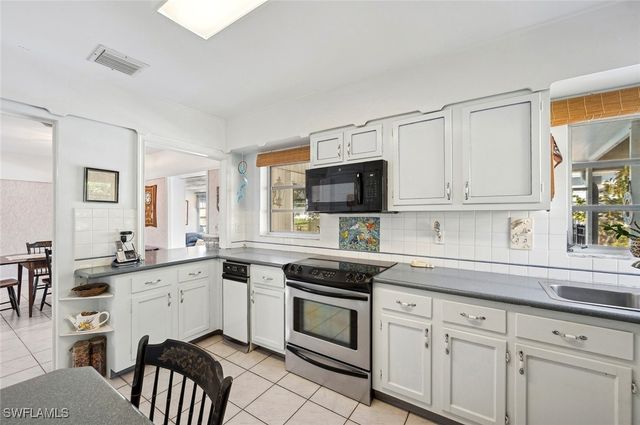 840 Wintergreen CT, Marco Island, FL 34145