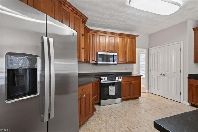 1105 Timber Neck MALL, Chesapeake, VA 23320