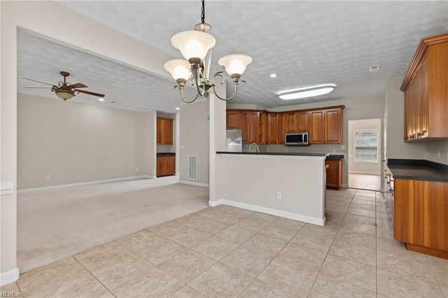 1105 Timber Neck MALL, Chesapeake, VA 23320