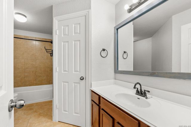 2126 Baltic Strm, San Antonio, TX 78251