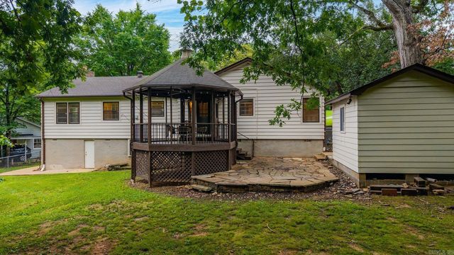 2104 Brownwood Rd, Little Rock, AR 72207