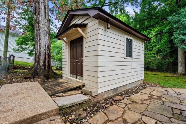 2104 Brownwood Rd, Little Rock, AR 72207