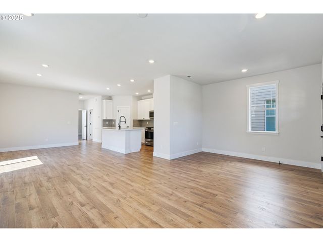 16735 Sw DARLING Ln, Portland, OR 97224