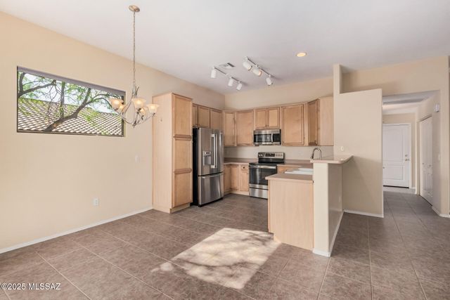 10836 S Heart Break Ridge Place, Vail, AZ 85641