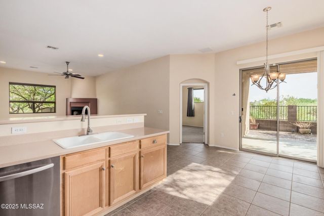 10836 S Heart Break Ridge Place, Vail, AZ 85641