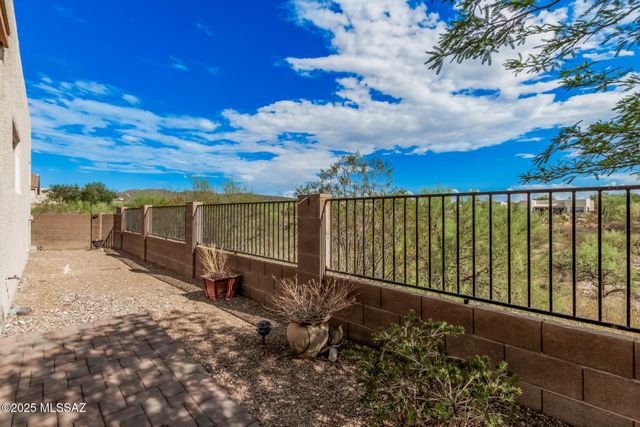 10836 S Heart Break Ridge Place, Vail, AZ 85641