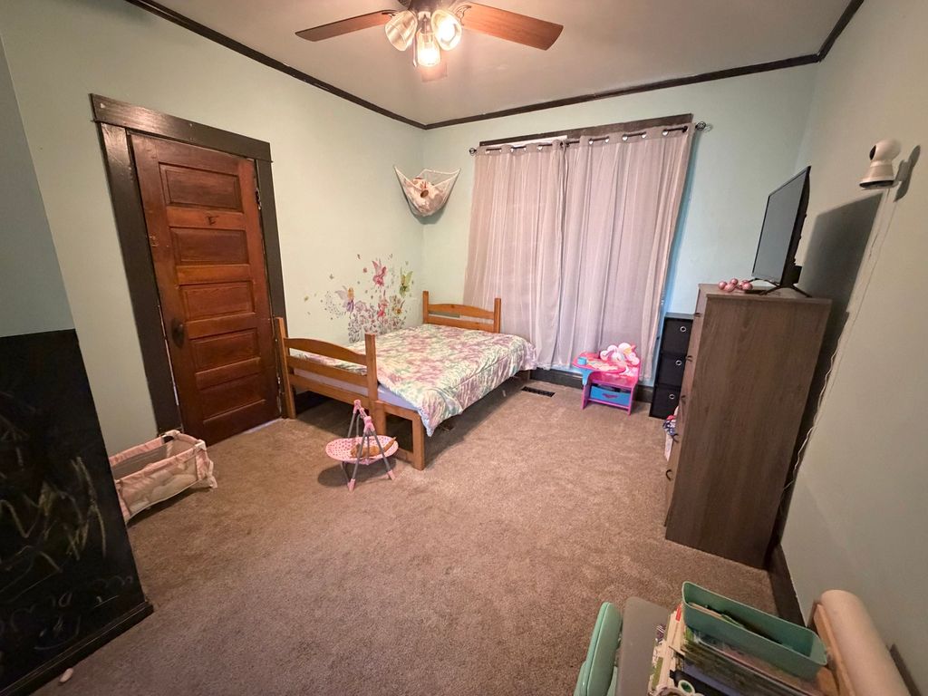 Image 13 of property listing at 300 W Allmon Street, Salem, IL 62881