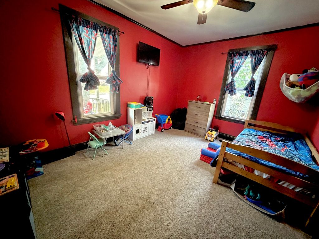 Image 15 of property listing at 300 W Allmon Street, Salem, IL 62881
