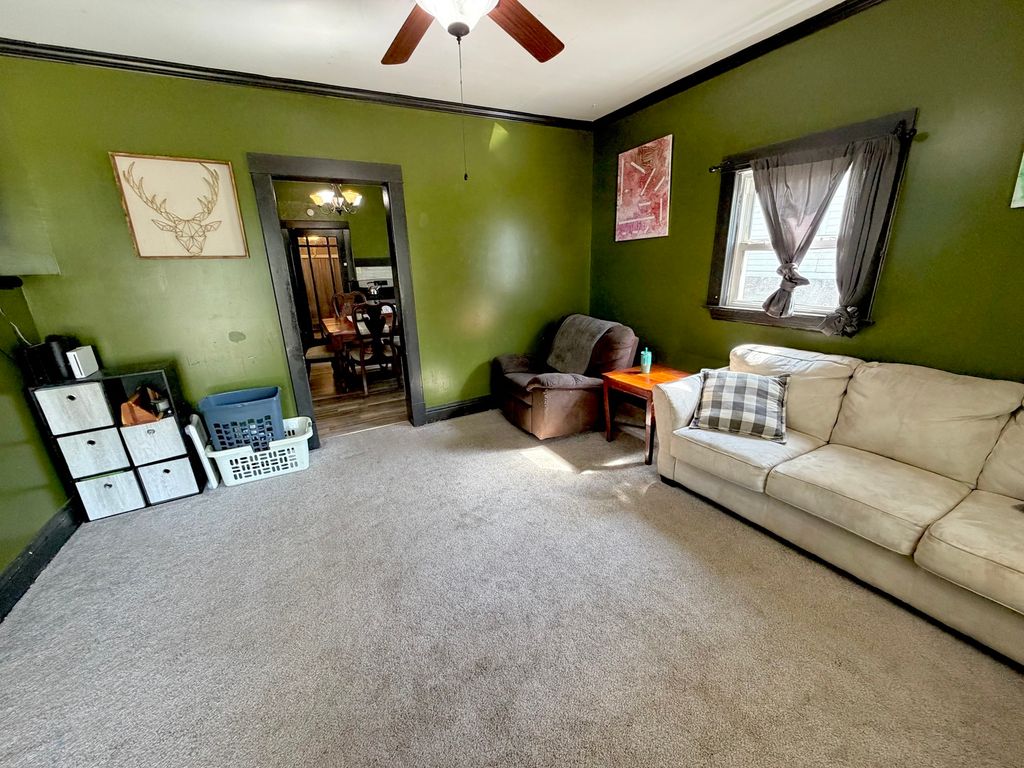 Image 6 of property listing at 300 W Allmon Street, Salem, IL 62881