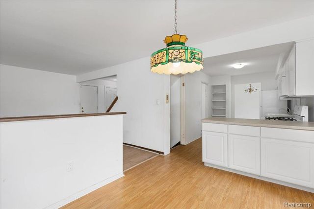 23067 Heatherbrae Way, Novi, MI 48375