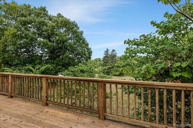 23067 Heatherbrae Way, Novi, MI 48375