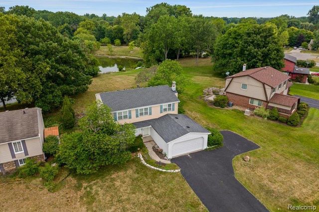 23067 Heatherbrae Way, Novi, MI 48375