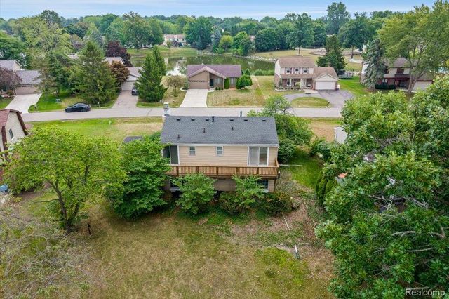 23067 Heatherbrae Way, Novi, MI 48375