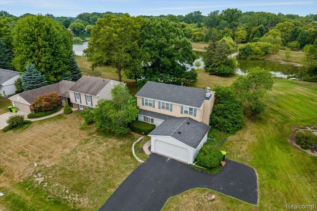 23067 Heatherbrae Way, Novi, MI 48375
