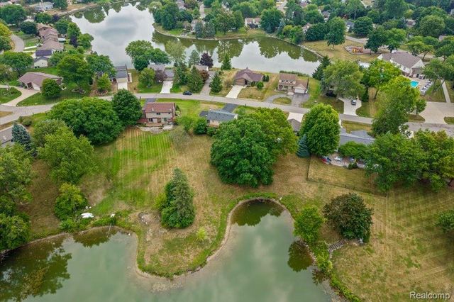 23067 Heatherbrae Way, Novi, MI 48375