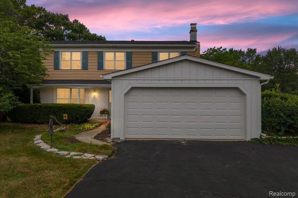 23067 Heatherbrae Way, Novi, MI 48375