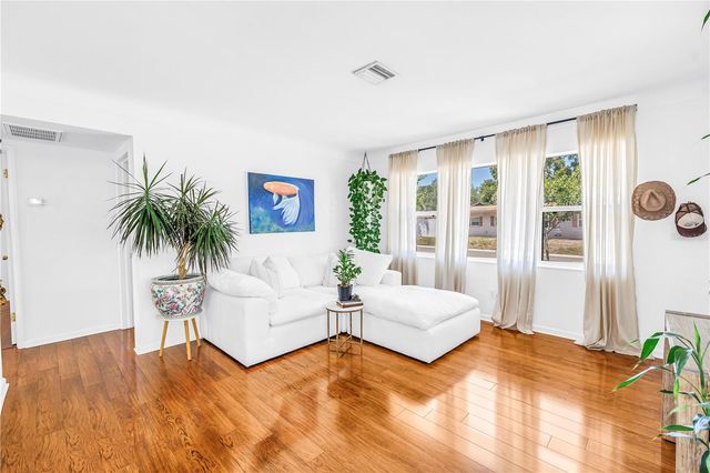 798 45TH AVENUE N, St Petersburg, FL 33703