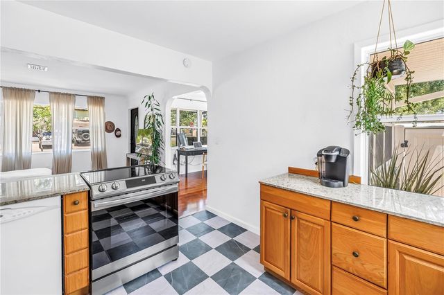 798 45TH AVENUE N, St Petersburg, FL 33703