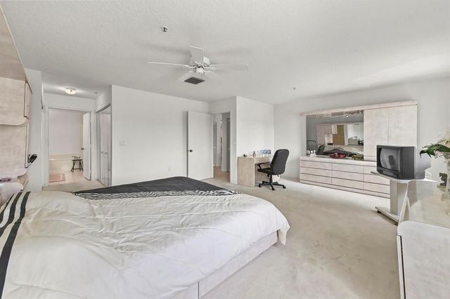 5952 Regal Glen Drive 207, Boynton Beach, FL 33437