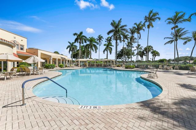 5952 Regal Glen Drive 207, Boynton Beach, FL 33437