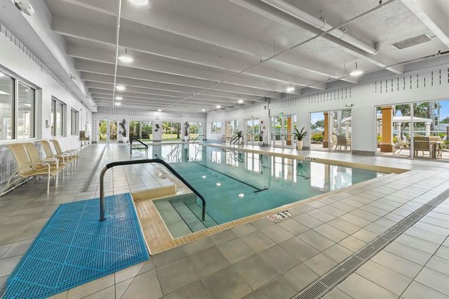 5952 Regal Glen Drive 207, Boynton Beach, FL 33437