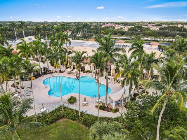 5952 Regal Glen Drive 207, Boynton Beach, FL 33437